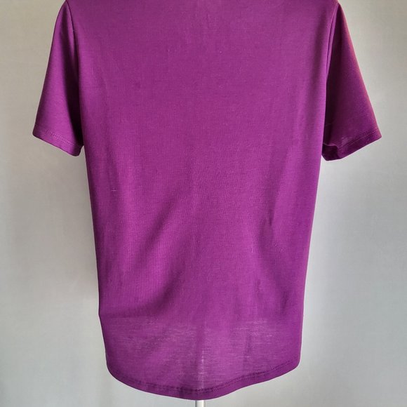 NIKE, The Nike Tee, Athletic Cut, Dri-fit Women Size Medium, Like New, EUC - Picture 6 of 7